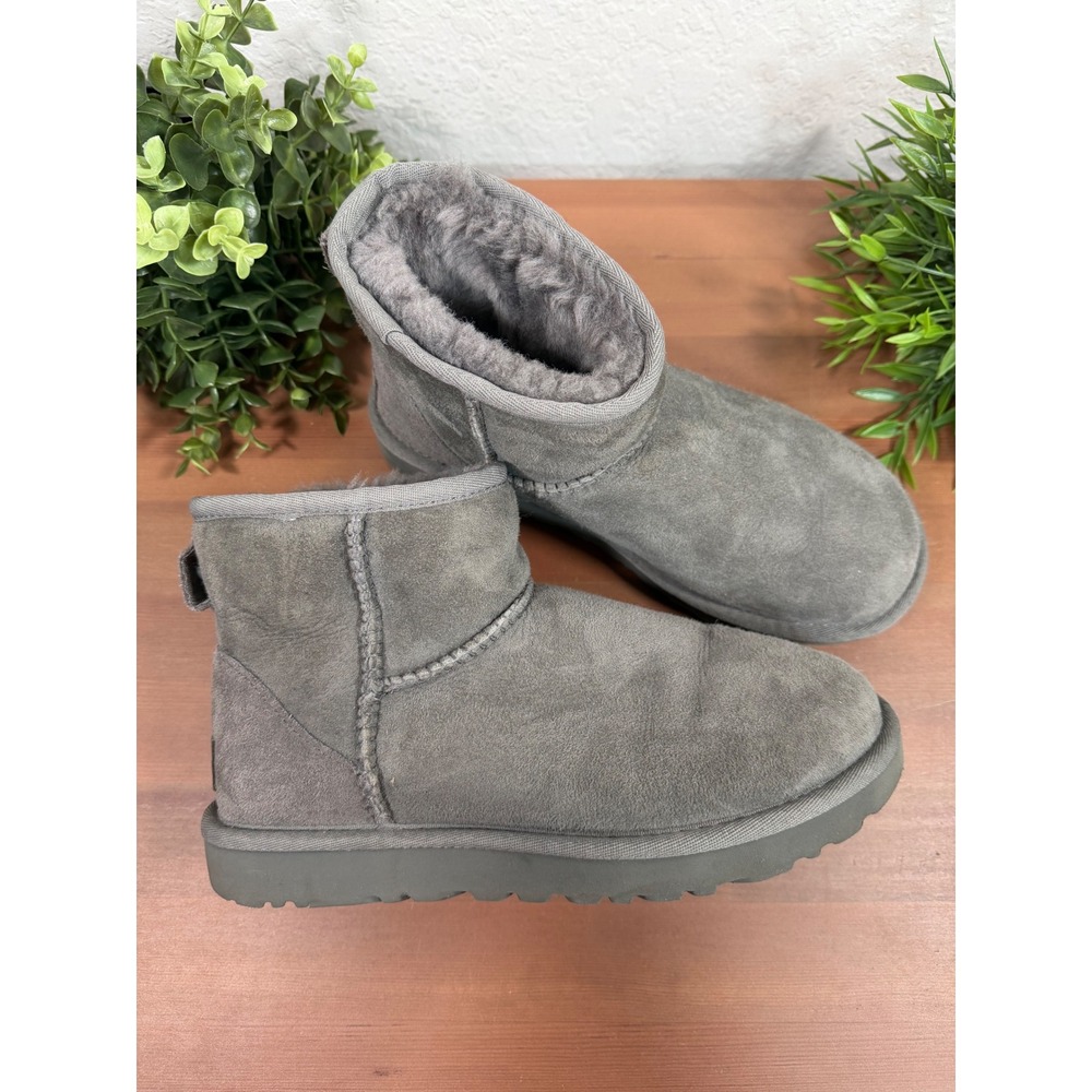 UGG Womens Classic Mini II Grey Suede Sheepskin Ankle Boots Size 6